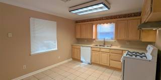 2 Bed 1.5 Bath 1 Car Garage in Henderson Hills Addition Edmond, OK 2 Bed 1.5 Bath 1 Car Garage in Henderson Hills Addition Edmond, OK Gallery 31