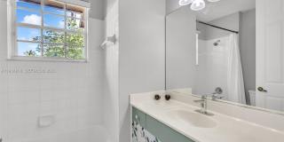 558 NW 118th Ave Gallery 28