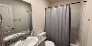 3br 2Ba 2-Story Home with fenced yard and garage Near Golf Course, Rotary Park Gallery 31