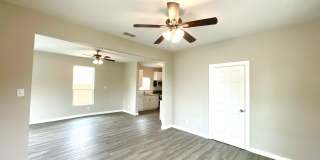 Move-In Ready 3BD/2BA – Laminate Floors, Fenced Yard & Prime Location! ACCEPTS SECTION 8 Gallery 11