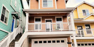 Lovely 2 Bedroom Townhouse Within Walking Distance to Historic Downtown Poulsbo Gallery 1
