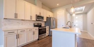Stylish 2 bedroom, 2 bathroom Condo in East Austin. Must See Oportunity! Gallery 8