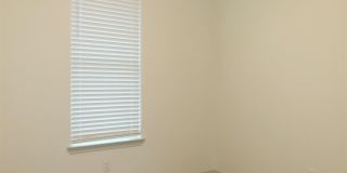 1692 Alamo Crossing Gallery 10