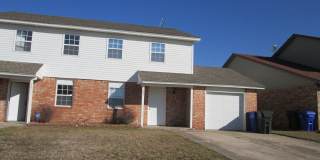 (2) Bed/(1.5) Bath Townhome Avail NOW! Pets Negotiable! Gallery 1