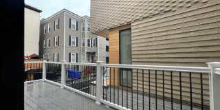 Gorgeous 4 bed in Brookline Village Gallery 3