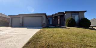 Gorgeous Home w/Gorgeous Views! 3 Bed + Office, 2.5 Ba Gallery 1