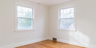 1667 PRIMROSE Road NW Gallery 22
