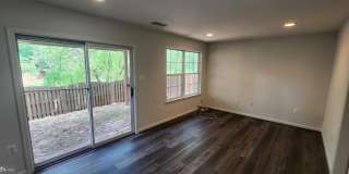 45512 LAKEMONT Square Gallery 19