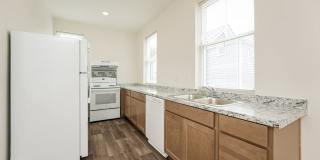 Luxury 2 Bed, 2.5 Bath Home with Two-Car Garage in Downtown Charleston Gallery 9