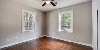 FREE MONTH RENT! Freshly Updated 3 Bedroom House Gallery 10