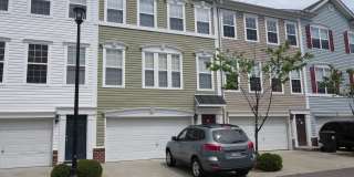 Nice town home close to Town Center Gallery 1