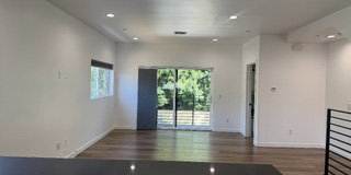 5638 Woodman Avenue Gallery 10