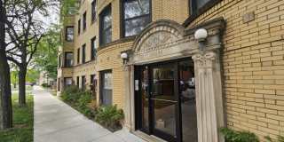2454 West Catalpa Avenue Gallery 3