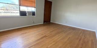 4926 Alma Gallery 4