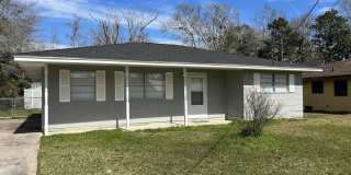211 Woodland Circle Gallery 1