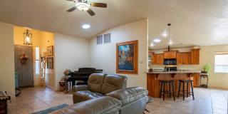 Beautiful pet friendly 4 bedroom home-AVAILABLE TODAY! Gallery 6
