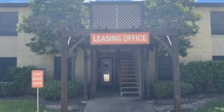 Hunters Point Apartments Gallery 7