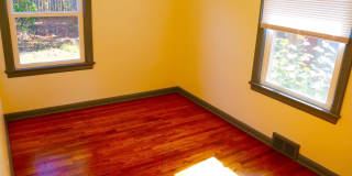 Cozy Seward Park Home with Large Yard! Gallery 8