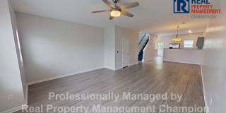 Spacious 3-Story Townhome in the Heart of Carolina Beach — Backs to State Park Gallery 11