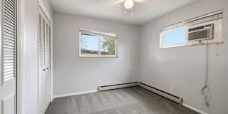 3-Bed, 2-Bath Duplex across from Lake Loveland! Gallery 10
