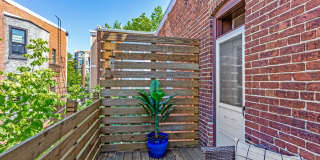Kalorama Apartment – Renovated One-Bedroom with Private Balcony Gallery 19