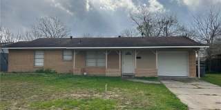 3007 E Mistletoe Avenue Gallery 1