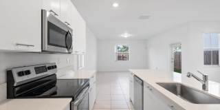 2405 Northwest 131st Circleclientes@realtymiamigroup.com Gallery 12