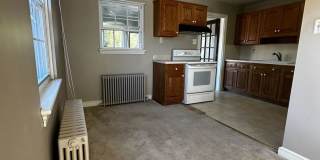 Spacious 2 Bedroom Home with Sunroom and Plenty of Storage! Gallery 7