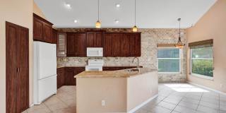 Amazing 4 Bedroom, 3 Bath home plus large 21'x11' loft located in Parkland Isles! Gallery 87