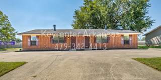 Cozy 2 Bedroom Duplex with Fireplace & Spacious Backyard! Gallery 3