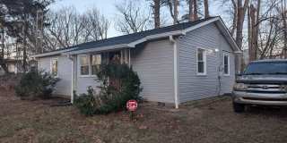 2 bedroom 1 bath home near Lake Julian in Arden, convenient location. Gallery 1