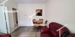 Conveniently located, beautifully maintained Apt with modern appliances.  A/C.  Near Public Transport! Gallery 6