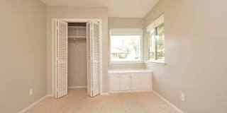 4/3 w/ Fenced yard & enclosed patio! Gallery 32
