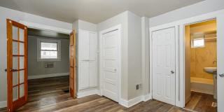 2009 Sullivant Avenue Gallery 7