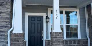 2BR Luxury Townhome in Bellevue Gallery 1