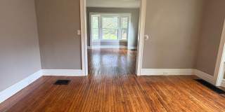 Charming Three Bedroom Townhouse! Gallery 6