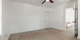 2084 Broad Street Gallery 15