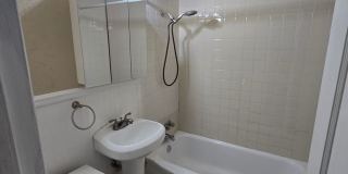 Great location 3 bed 1 bath with appliances! Gallery 5