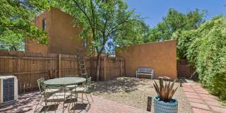 Fully Furnished 1 Bedroom Condo Gallery 21