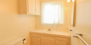 4-Bedroom House with Fenced Backyard **Fresh Paint and New Flooring Gallery 13