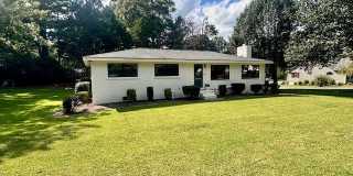 541 North Pine Street Gallery 1