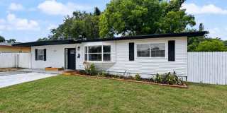 SECTION 8 ACCEPTED! Spacious Updated Home in St. Petersburg with a Large Backyard - 4bed | 2bed Gallery 1