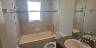 4 bed 2 bath home Gallery 11