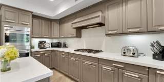 277 S Spalding Drive Gallery 15