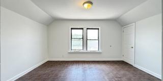 1607 McVicker Gallery 8