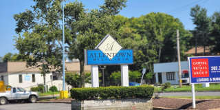 5852-5854 ALLENTOWN Way Gallery 6