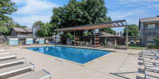301 Greenville Apartments Gallery 8