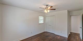 2851 Lloyd Road Gallery 21