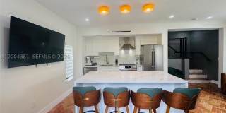 905 SW 13th Ct Gallery 2