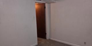 2 Bed 1 Bath Garden Level Duplex Gallery 12